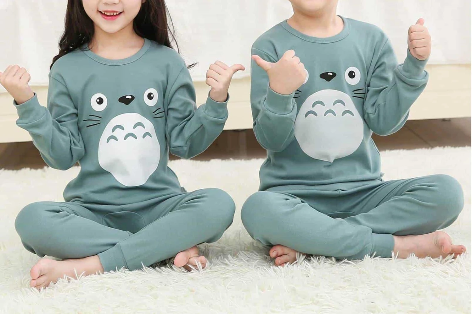 Ensemble Pyjama Enfants Garçon Et Fille Avec Motif Dessin Animé Totoro 6 Ensemble Pyjama Enfants Garçon Et Fille Avec Motif Dessin Animé Totoro – Image 4