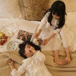 Joli Pyjama Blanc Deux Pièces Avec Dentelle -Mode Pyjamas Magasin joli pyjama blanc deux pieces avec dentelle 3