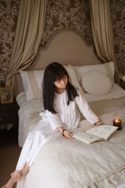 Joli Pyjama Blanc Deux Pièces Avec Dentelle