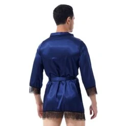 Pyjama Bleu En Satin à Manches Longues Pour Hommes Avec Bordure En Dentelle 10 Pyjama Bleu En Satin à Manches Longues Pour Hommes Avec Bordure En Dentelle -Mode Pyjamas Magasin pyjama blanc en satin a manches longues pour hommes avec bordure en dentelle 31