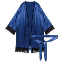 Pyjama Bleu En Satin à Manches Longues Pour Hommes Avec Bordure En Dentelle 9 Pyjama Bleu En Satin à Manches Longues Pour Hommes Avec Bordure En Dentelle -Mode Pyjamas Magasin pyjama blanc en satin a manches longues pour hommes avec bordure en dentelle 32