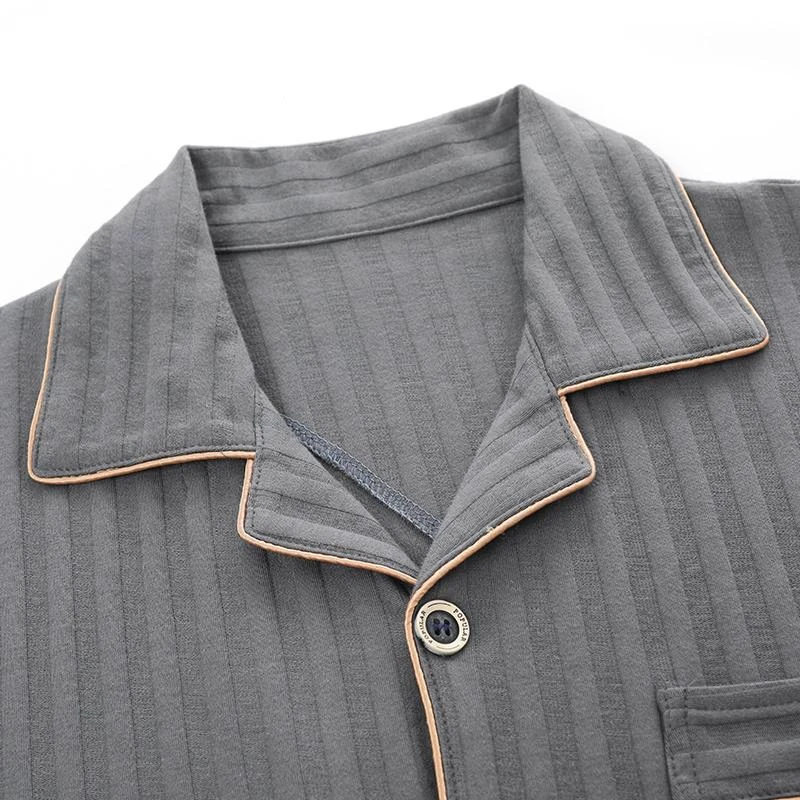 Pyjama D’été Homme Gris Rayé Avec Pantalon Et Chemise Manches Courtes 4 Pyjama D’été Homme Gris Rayé Avec Pantalon Et Chemise Manches Courtes – Image 2