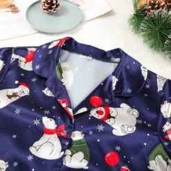 Pyjama De Noël Bleu Manches Courtes Et Short Pour Femmes -Mode Pyjamas Magasin pyjama de noel bleu manches courtes et short pour femmes 2