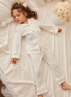 Pyjama Deux Pièces En Dentelle Pour “faire Comme Maman” -Mode Pyjamas Magasin pyjama deux pieces en dentelle pour faire comme maman 9