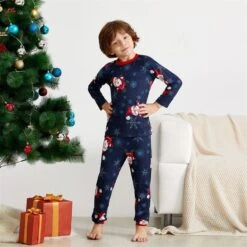 Pyjama Imprimé Flocon De Neige Et Père Noël Pour La Famille 12 Pyjama Imprimé Flocon De Neige Et Père Noël Pour La Famille -Mode Pyjamas Magasin pyjama imprime flocon de neige et pere noel pour la famille 5