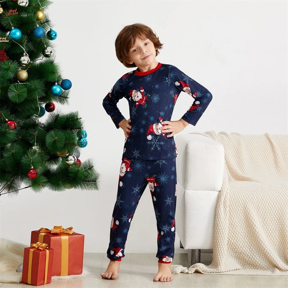 Pyjama Imprimé Flocon De Neige Et Père Noël Pour La Famille 7 Pyjama Imprimé Flocon De Neige Et Père Noël Pour La Famille – Image 5