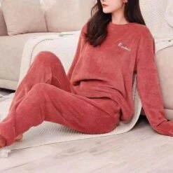 Pyjama Pilou Pilou Rouge Pour Femme Avec Pantalon Et Pull