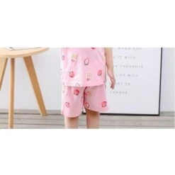 Pyjama Rose Deux Pièces à Motif Fraise Pour Petite Fille -Mode Pyjamas Magasin pyjama rose deux pieces a motif fraise pour petite fille 2